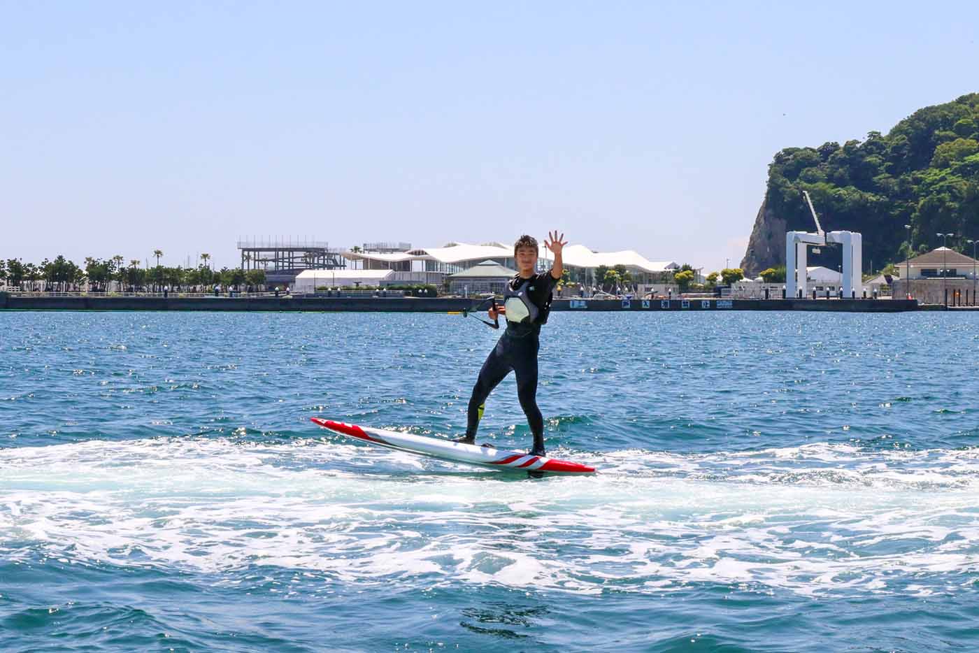 湘南・江ノ島でフォイルサーフィン体験
