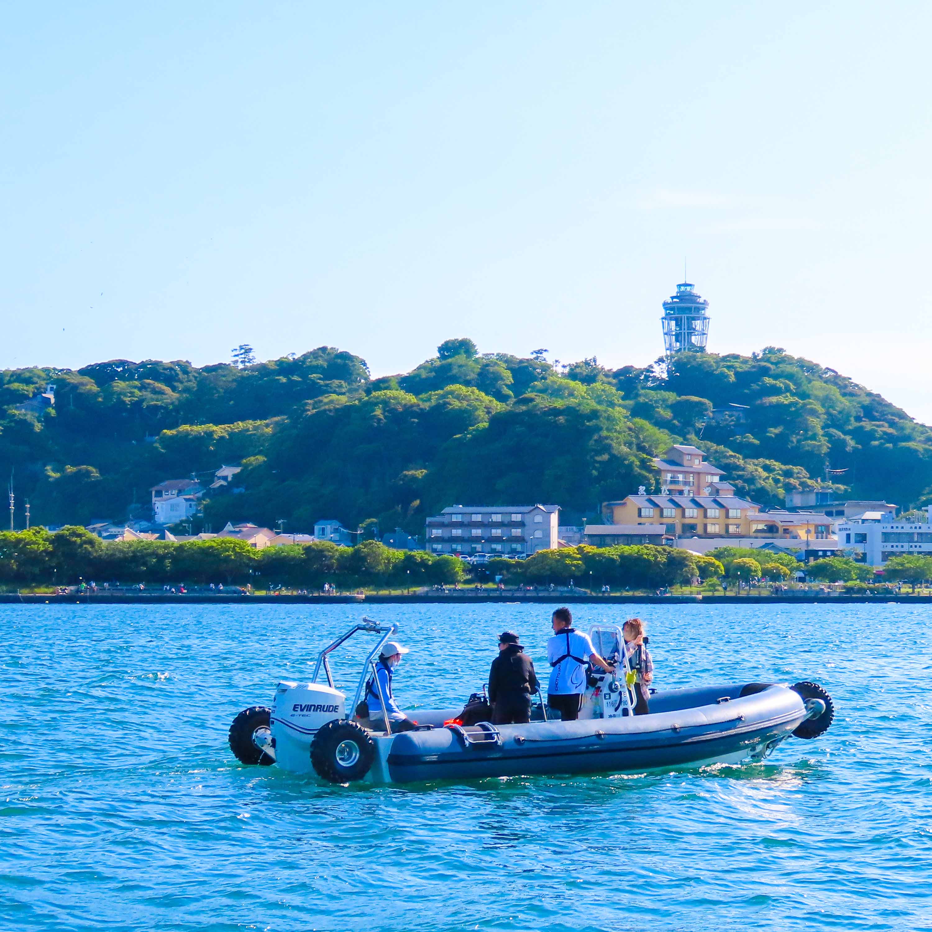 湘南の海でマリンスポーツを楽しむ。水陸両用艇で行く江ノ島ショートデイクルーズ