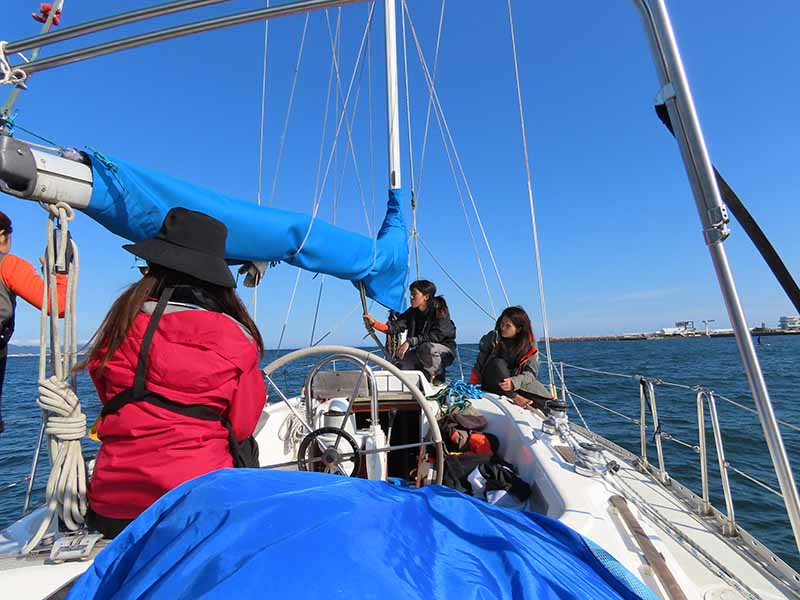 大阪北港マリーナでベイセーリング体験。乗船体験