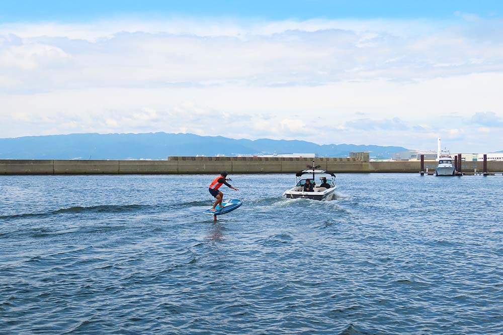 大阪の海で大阪フォイルサーフィン体験