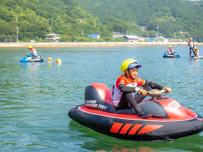 小豆島1日海遊びプランで遊べる電動シースクーター